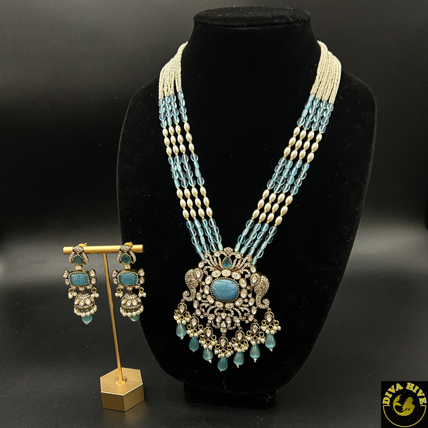 Kundan Necklace For Casual and Party Wear - Necklace -carved stone, Kundan, Necklace - Divahive
