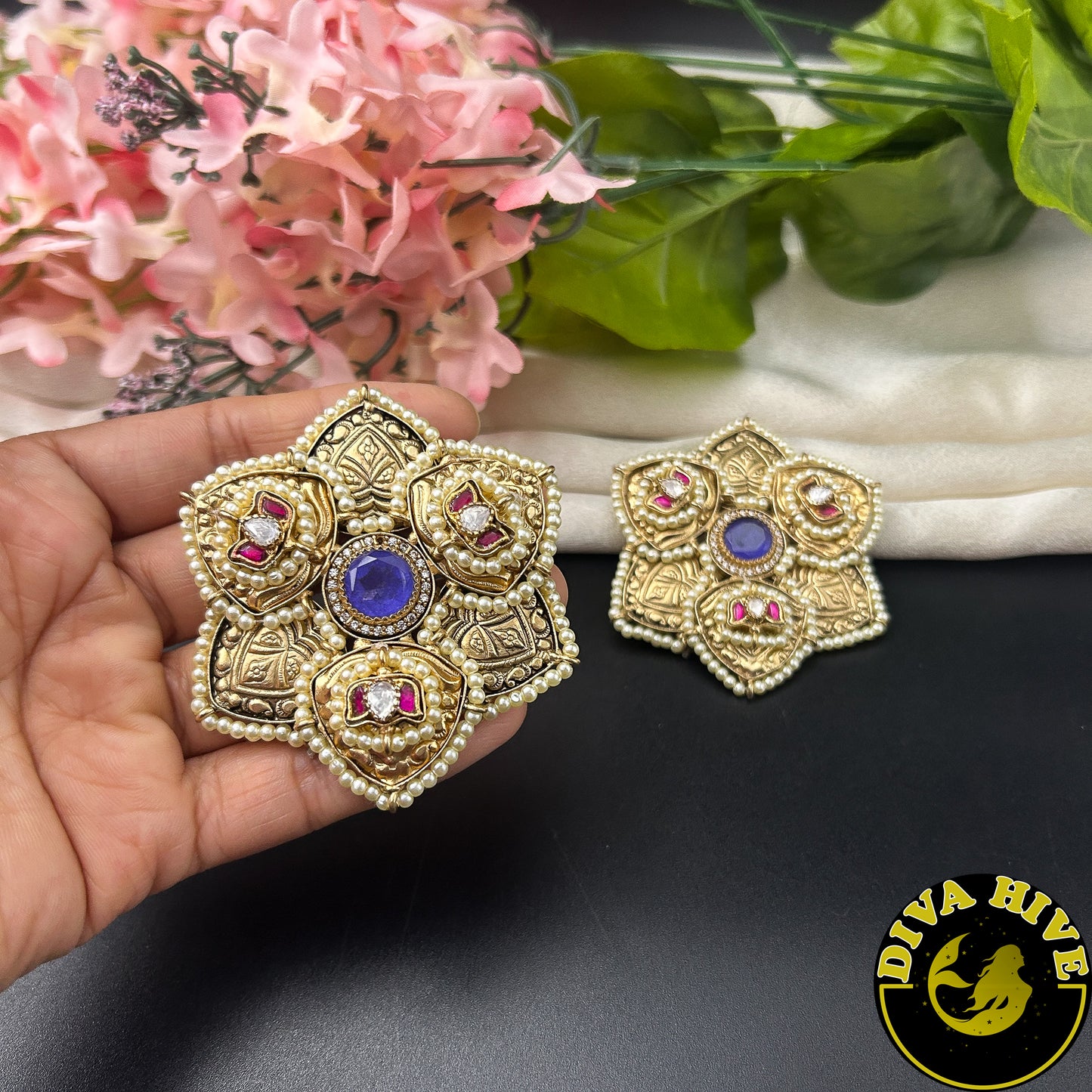 Nyraa Stud Earring