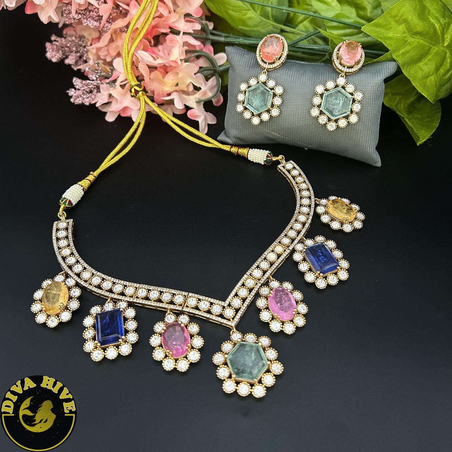 Shop Authentic Indian Necklaces: Handcrafted Elegance for Women.
Indian Women's  Necklace online USA .