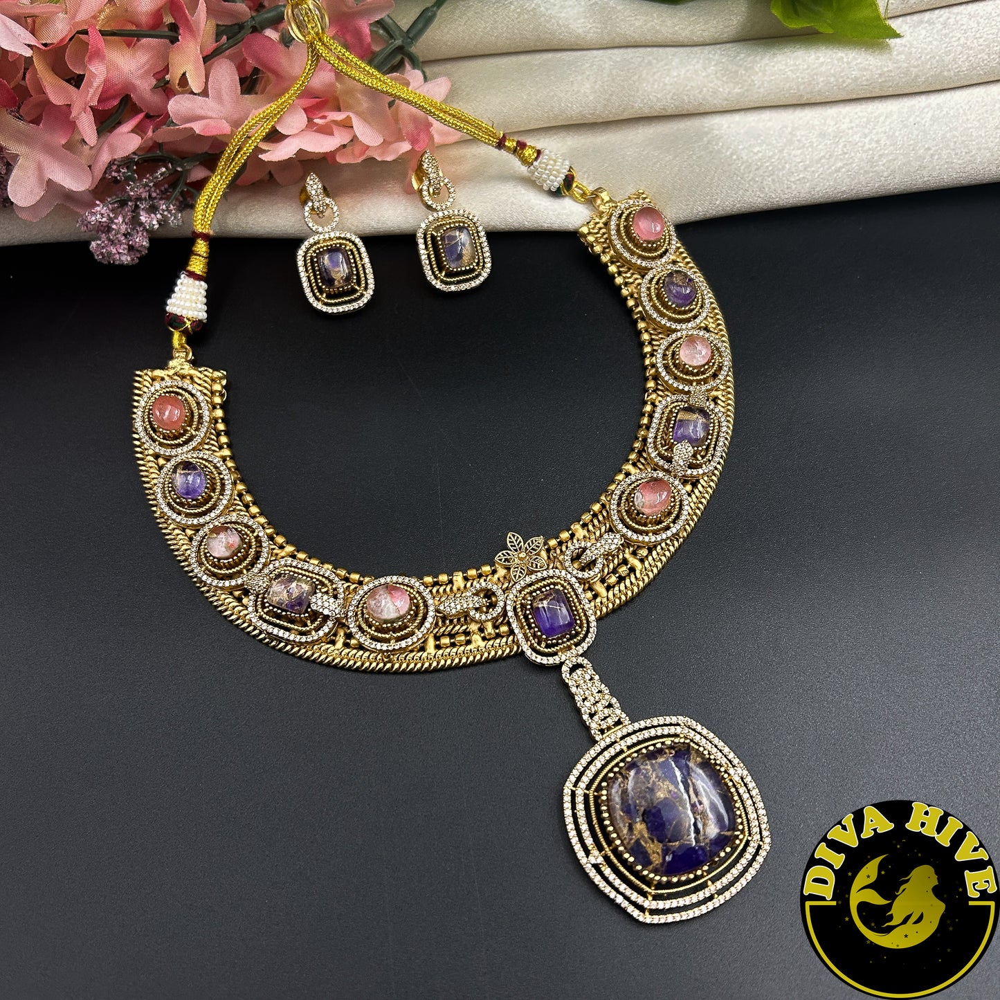 Nazm Pendant Necklace Set - Necklace -Choker, Doublet, Kundan, moissanite, Necklace - Divahive