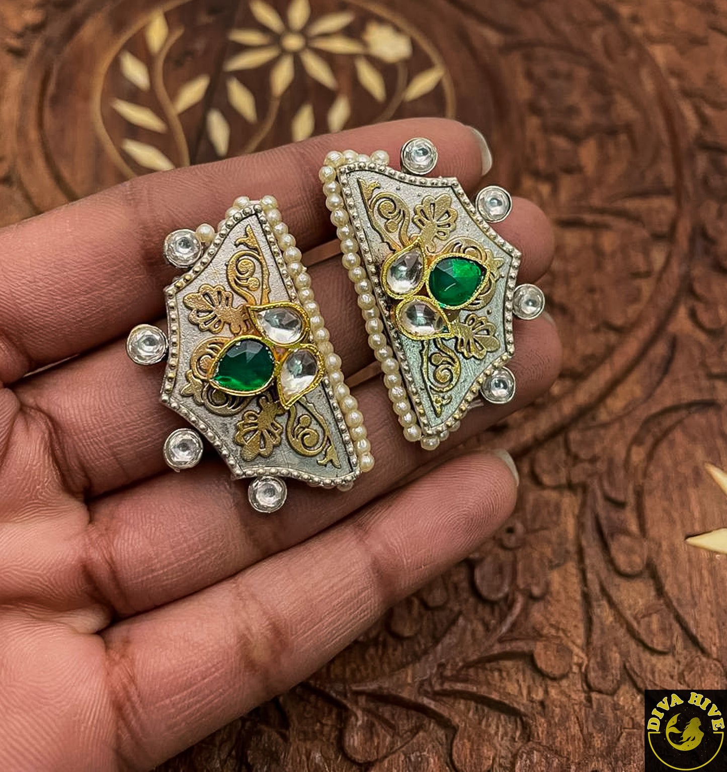 Silver crafted Stud - -Silver - Divahive