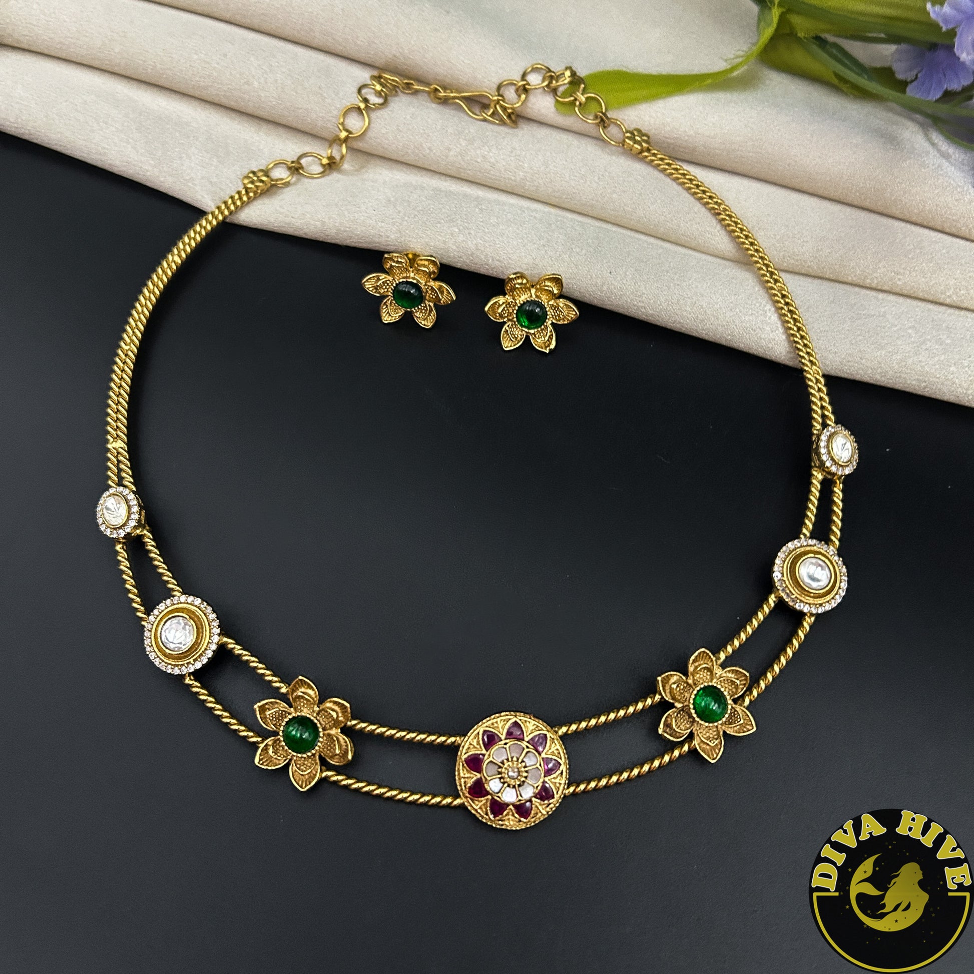 Zeenat Trendy Contemporary Hasli - Necklace -["Diva Exclusive","Doublet","Kundan","moissanite","Necklace"] - Divahive