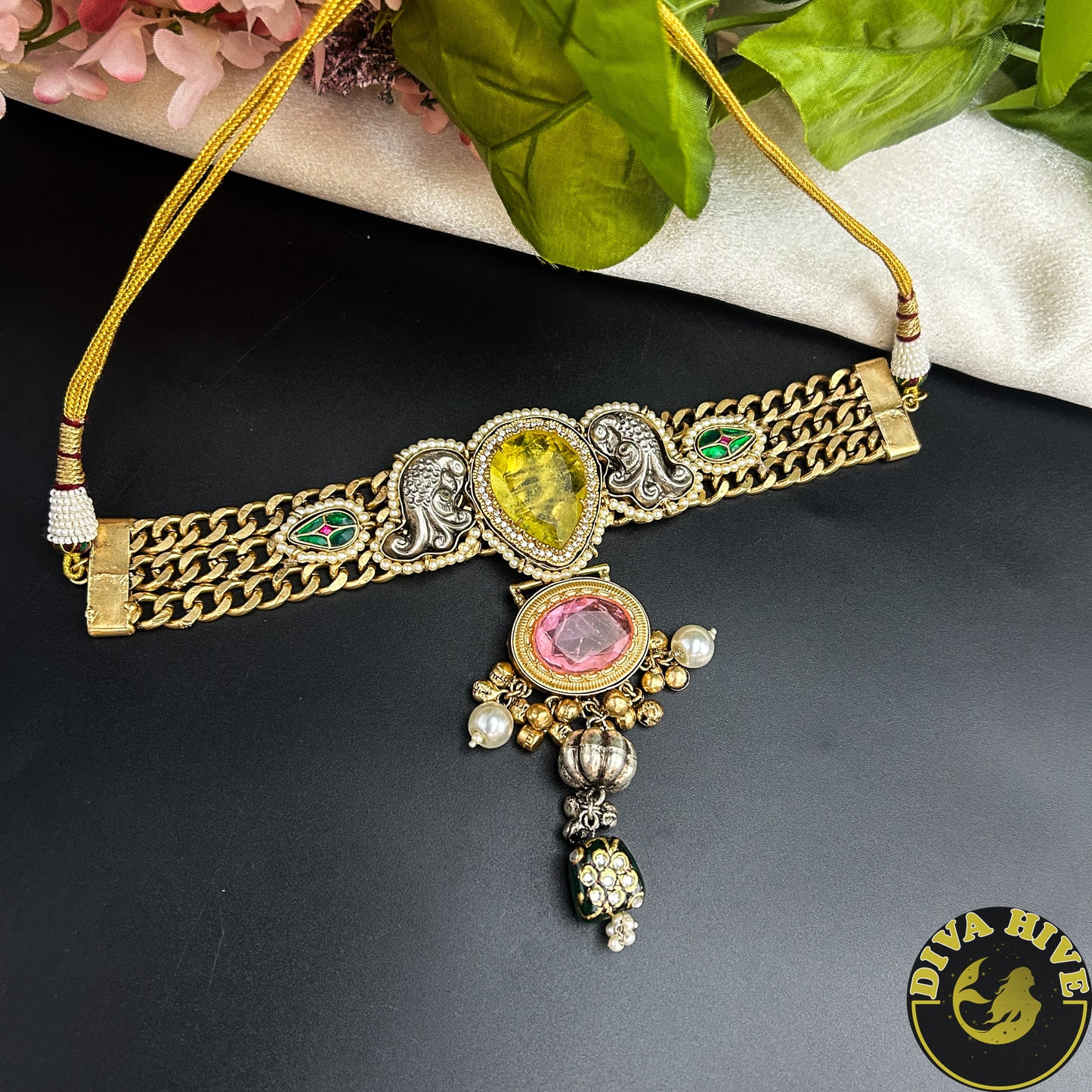 Sunehri Fusion Choker