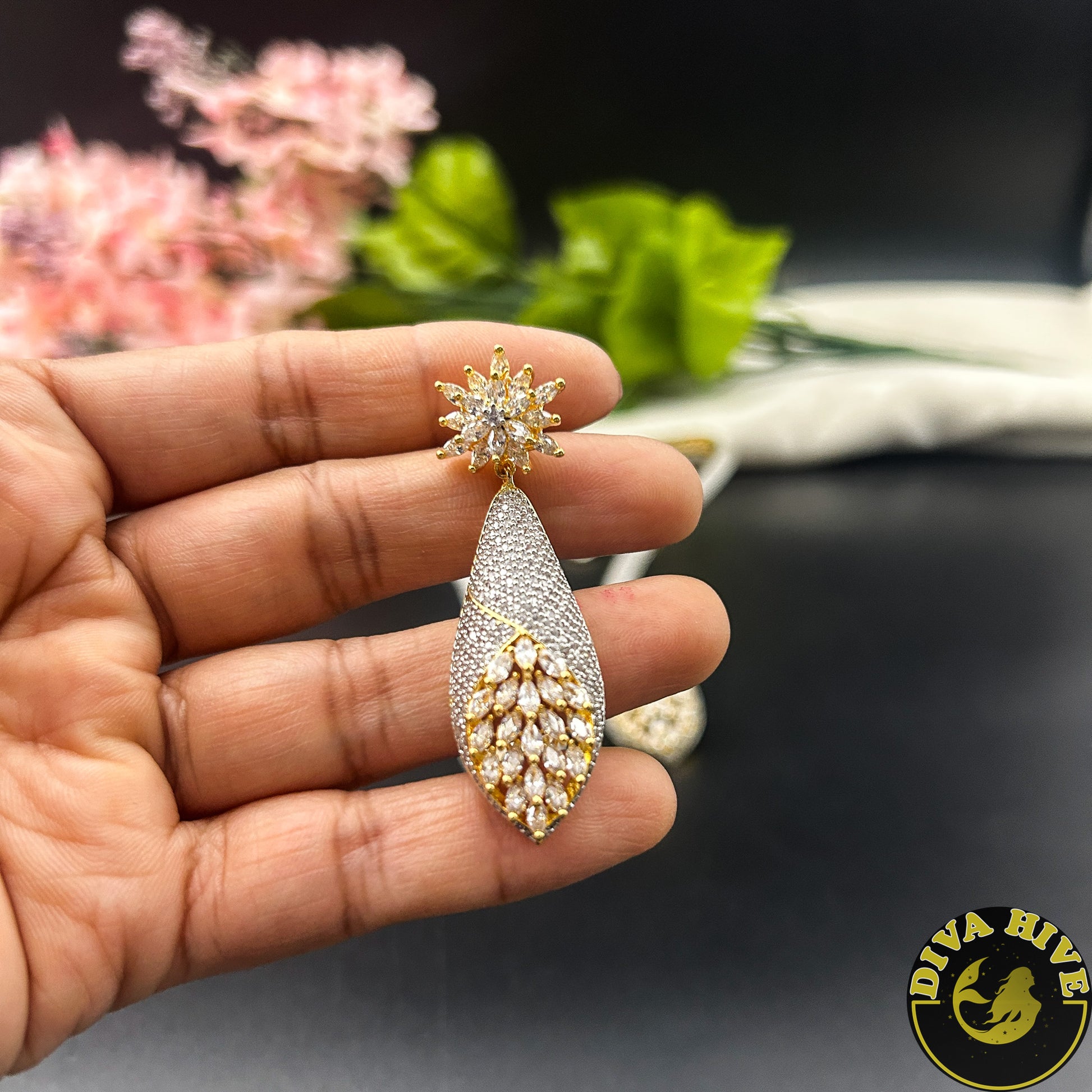 Kaynaat AD/CZ Dangling Hasli - Necklace -AD/CZ, Choker, Diva Exclusive, Necklace - Divahive