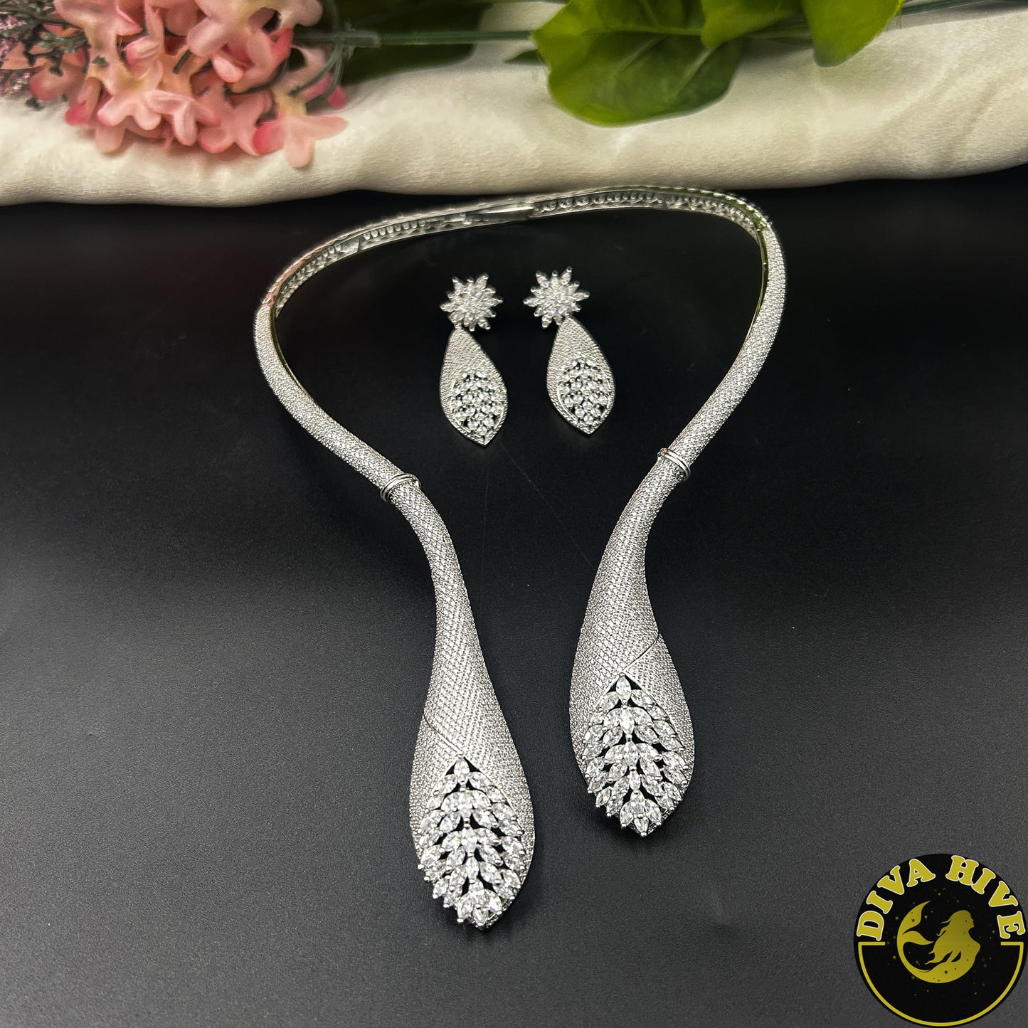 Kaynaat AD/CZ Dangling Hasli - Necklace -AD/CZ, Choker, Diva Exclusive, Necklace - Divahive