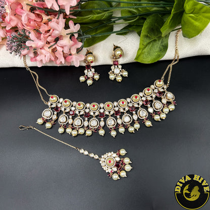 Zeenat Choker