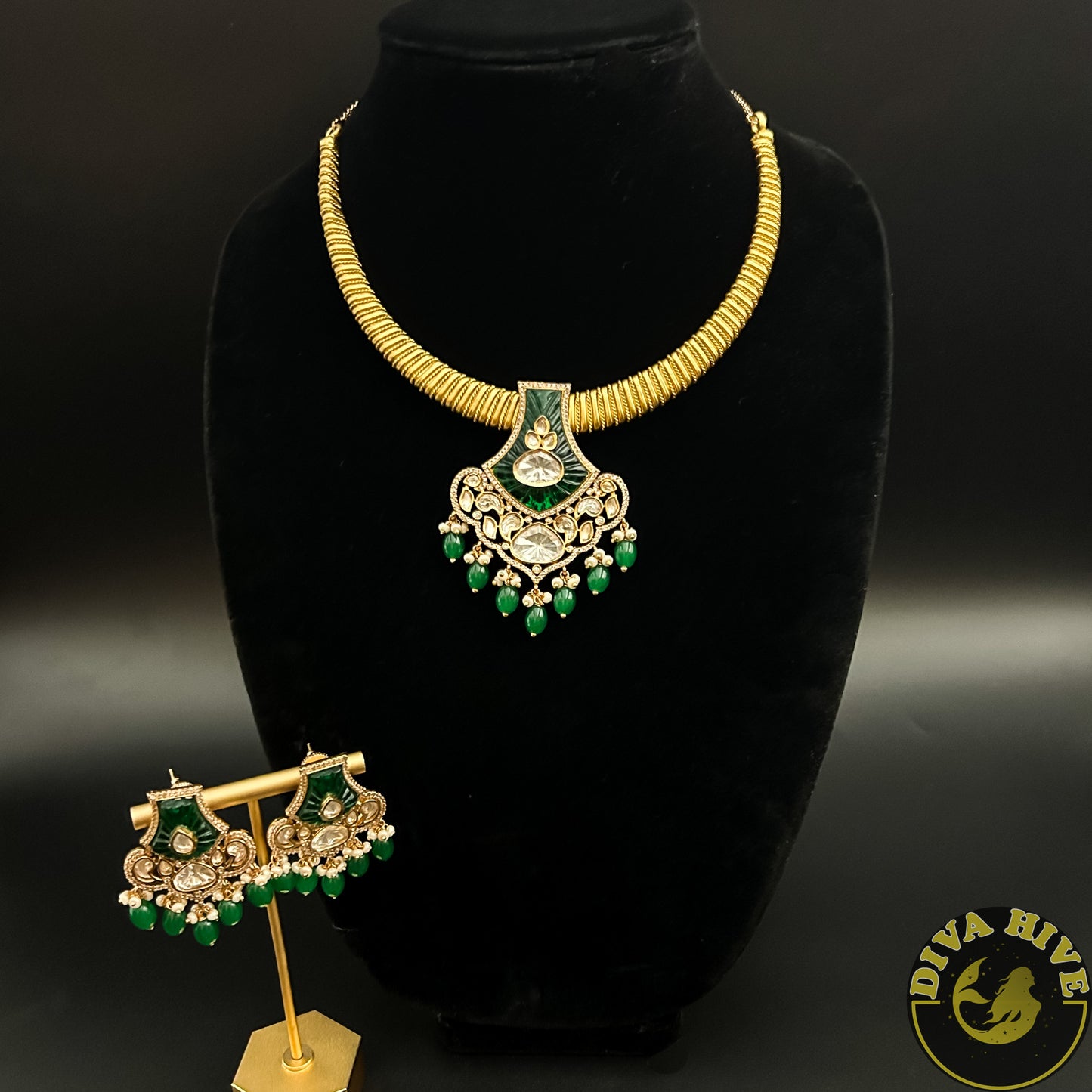 Gold Lookalike Hasuli Necklace  | Diva Exclusive Necklace | Gold Design Necklace - Necklace -Diva Exclusive, Hasuli, Kundan, Meenawork, Necklace - Divahive