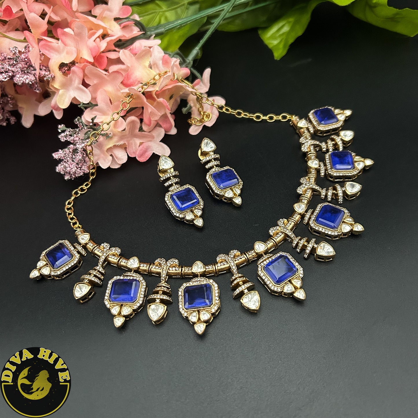 Chaah Moissanite Doublet Hasli Style Necklace