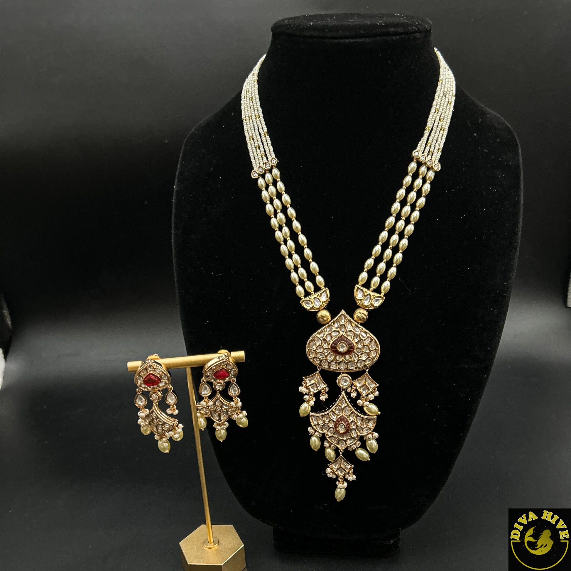 Kundan Delicate Necklace For Casual and Party Wear - Necklace -carved stone, Kundan, Necklace - Divahive