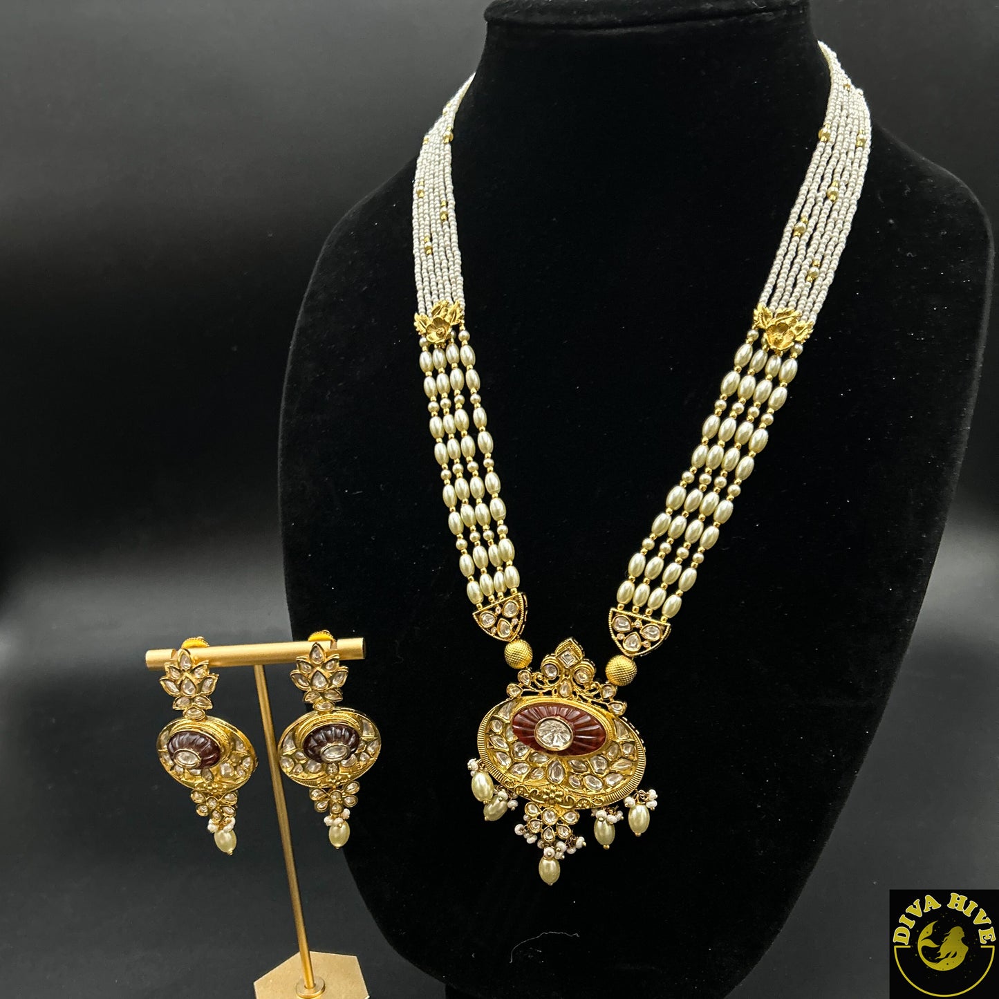 Kundan Delicate Necklace For Casual and Party Wear - Necklace -carved stone, Kundan, Necklace - Divahive