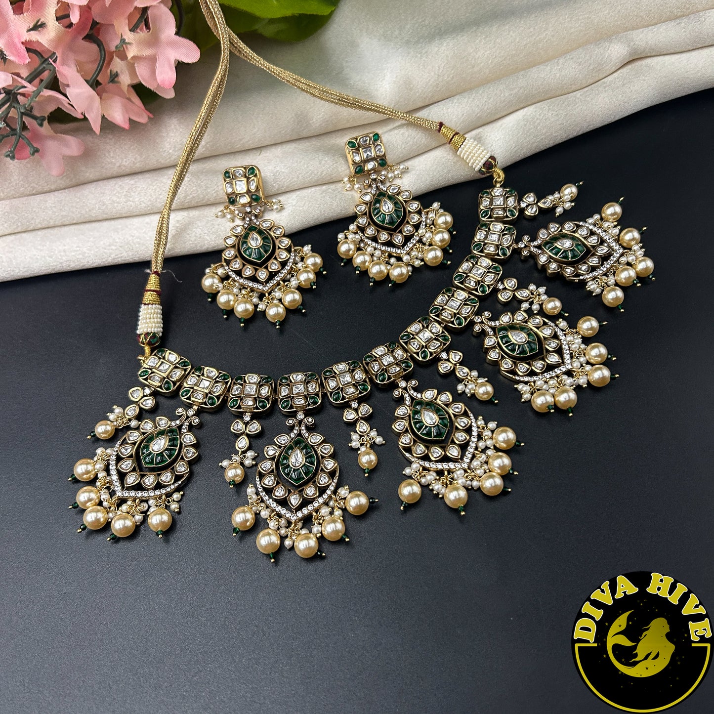 Mugdha Kundan Choker