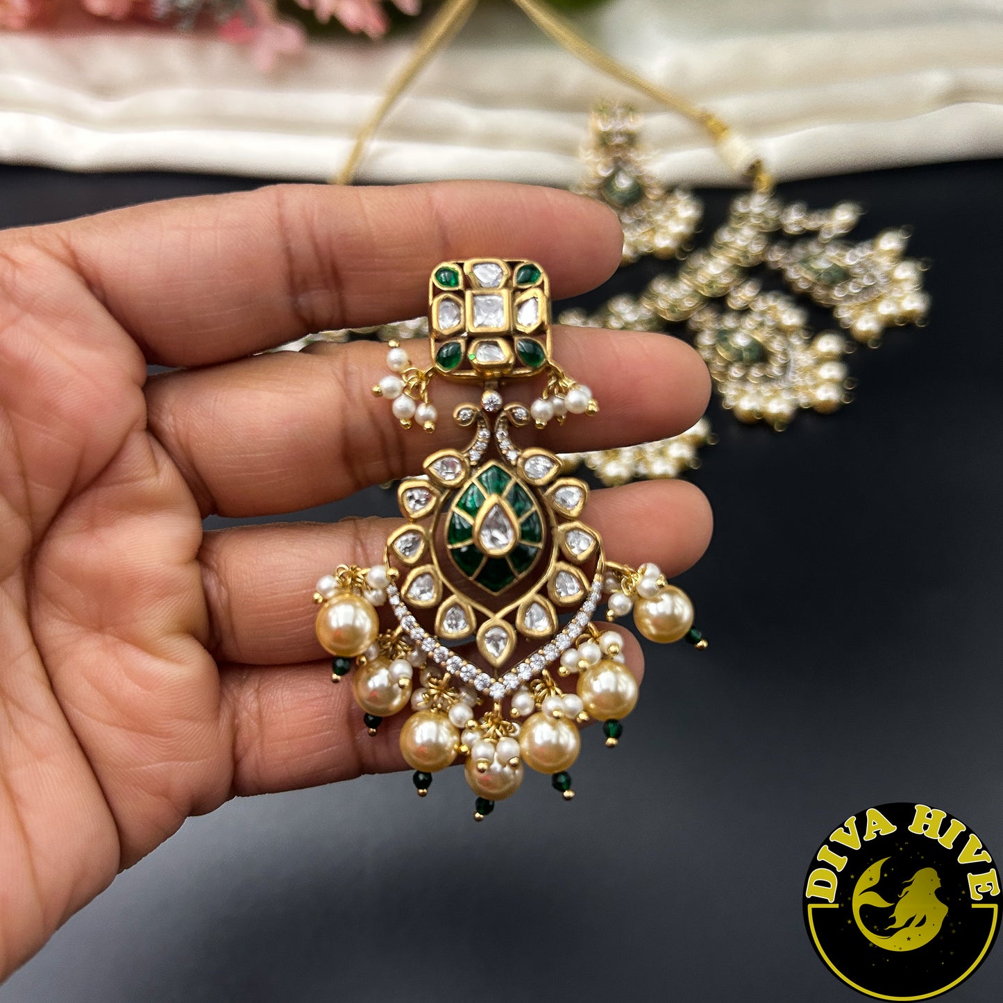 Mugdha Kundan Choker