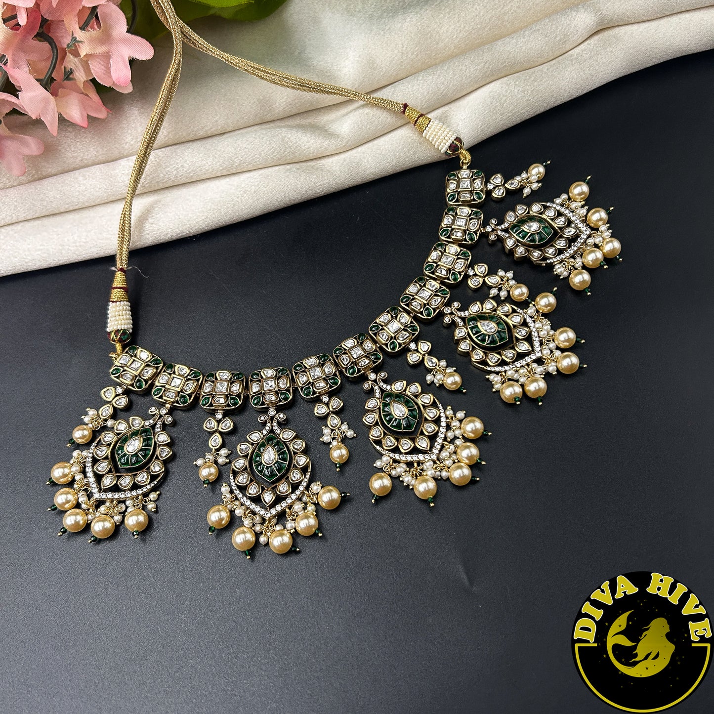 Mugdha Kundan Choker
