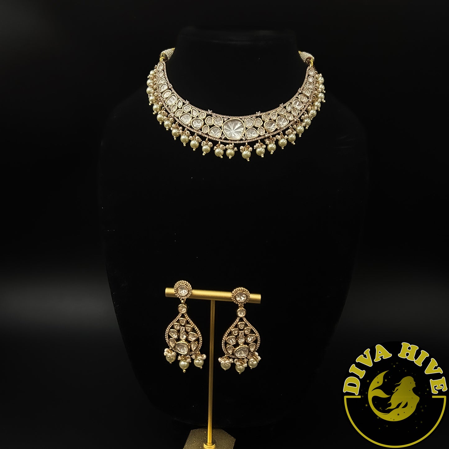 Kundan Hasli Style Necklace - Necklace -Kundan, Necklace - Divahive