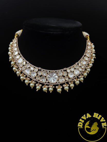 Kundan Hasli Style Necklace - Necklace -Kundan, Necklace - Divahive