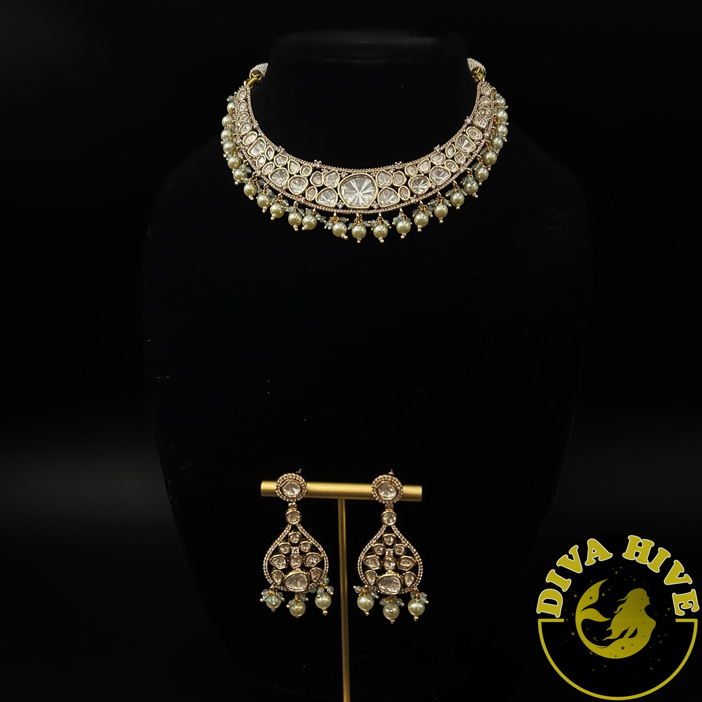 Kundan Hasli Style Necklace - Necklace -Kundan, Necklace - Divahive