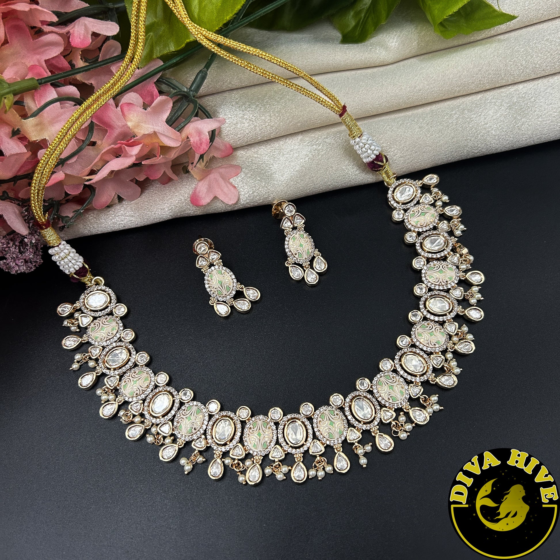 Noor Kundan  Choker Necklace - Necklace -Choker, Kundan, Necklace - Divahive