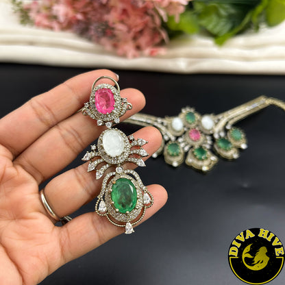 Inaaya Curve Necklace Set - Necklace -Choker, Doublet, Kundan, moissanite, Necklace - Divahive