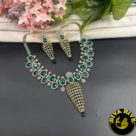 Aabha Curve Choker Set - Necklace -Choker, Doublet, Kundan, moissanite, Necklace - Divahive