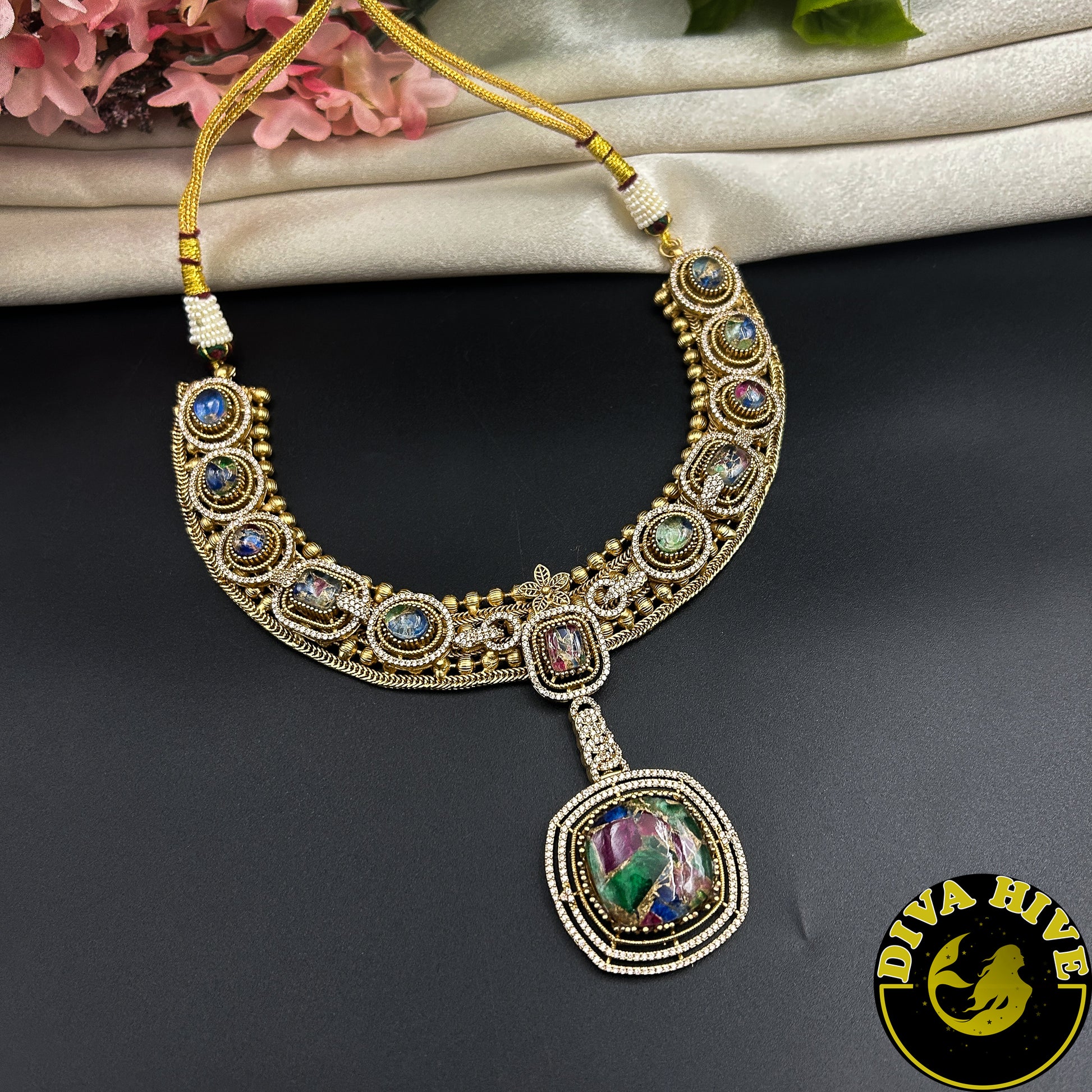 Nazm Pendant Necklace Set - Necklace -Choker, Doublet, Kundan, moissanite, Necklace - Divahive