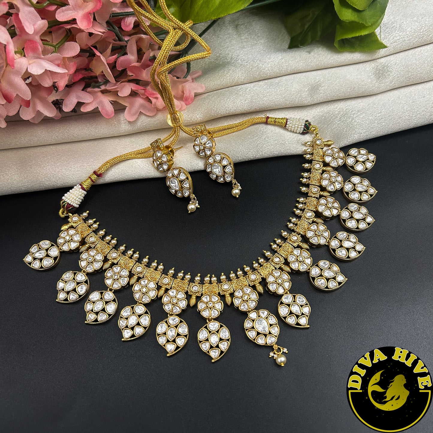 Noor Gold Choker Necklace