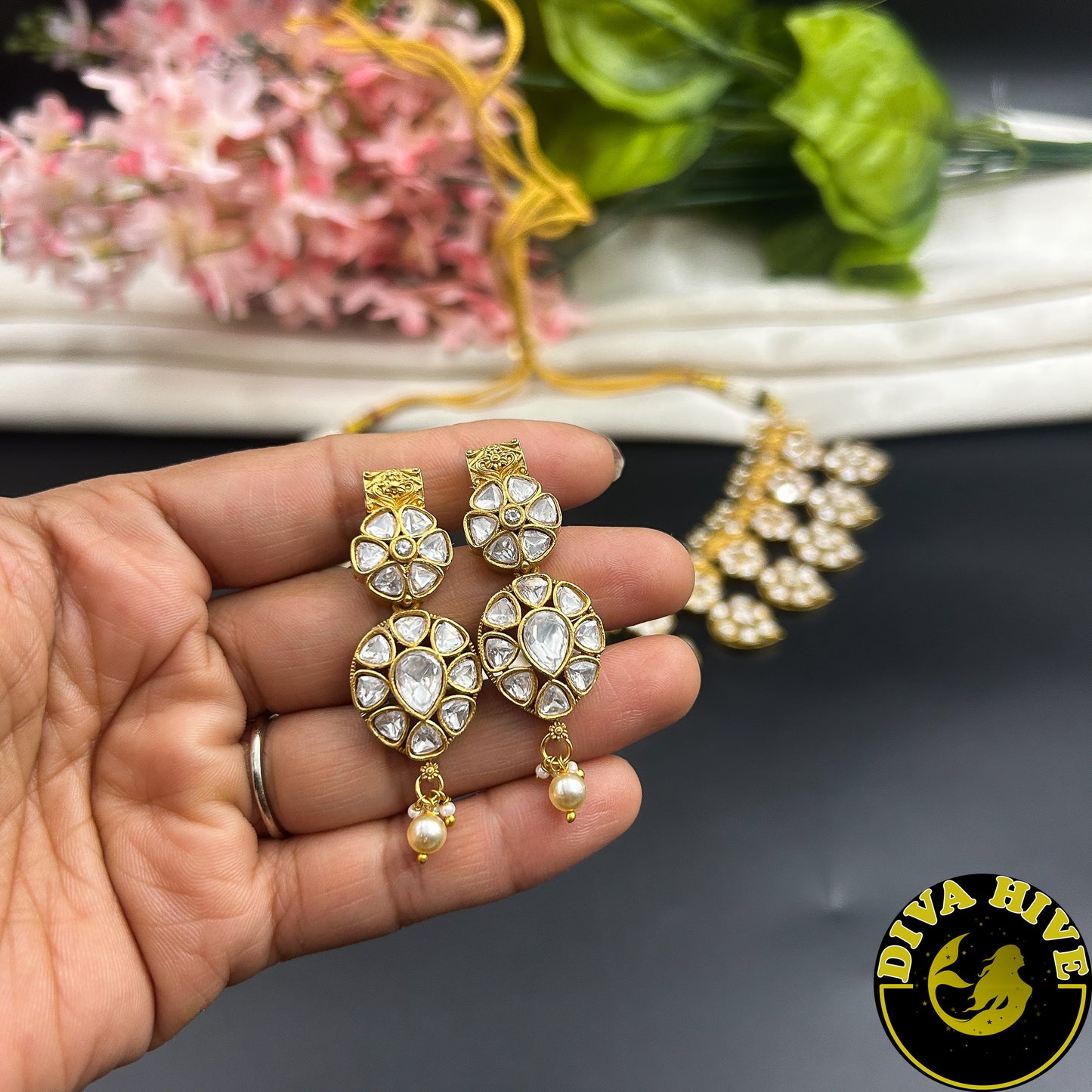 Noor Gold Choker Necklace