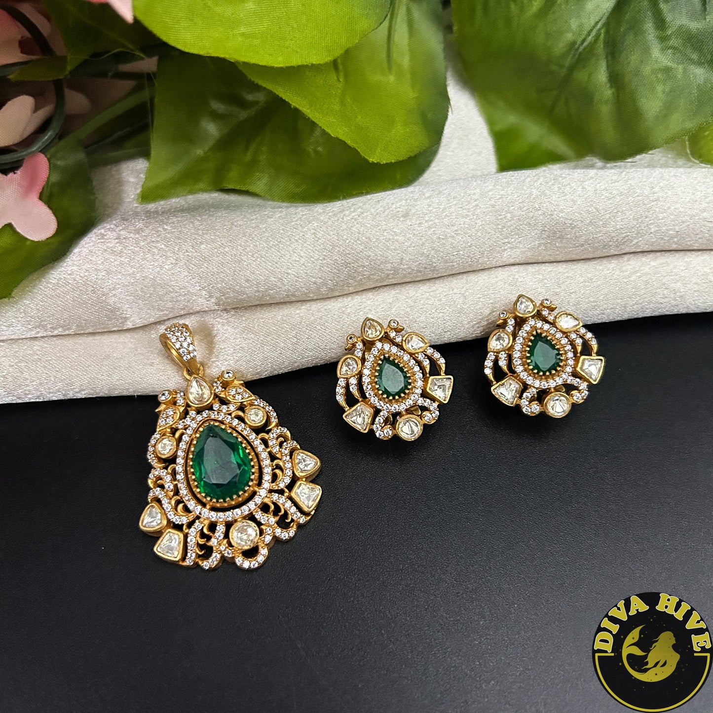 Kriti 22K Gold Plated Pendant Set