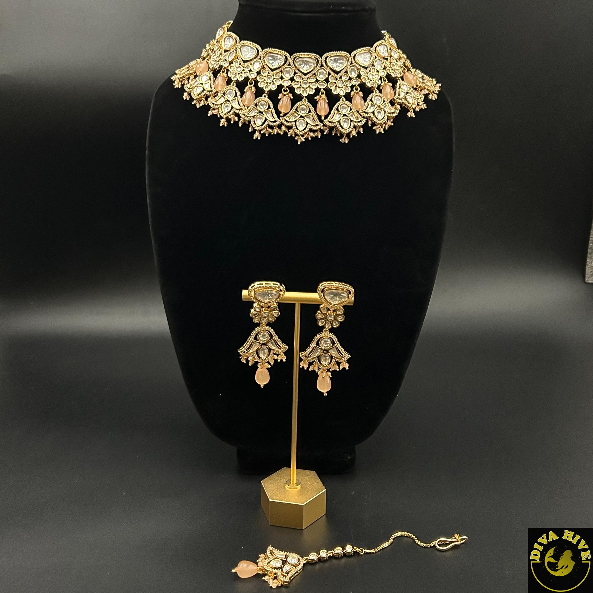 Uncut Kundan  Premium Choker | Designer Wear - Necklace -Choker, Diva Exclusive, Kundan, Necklace - Divahive